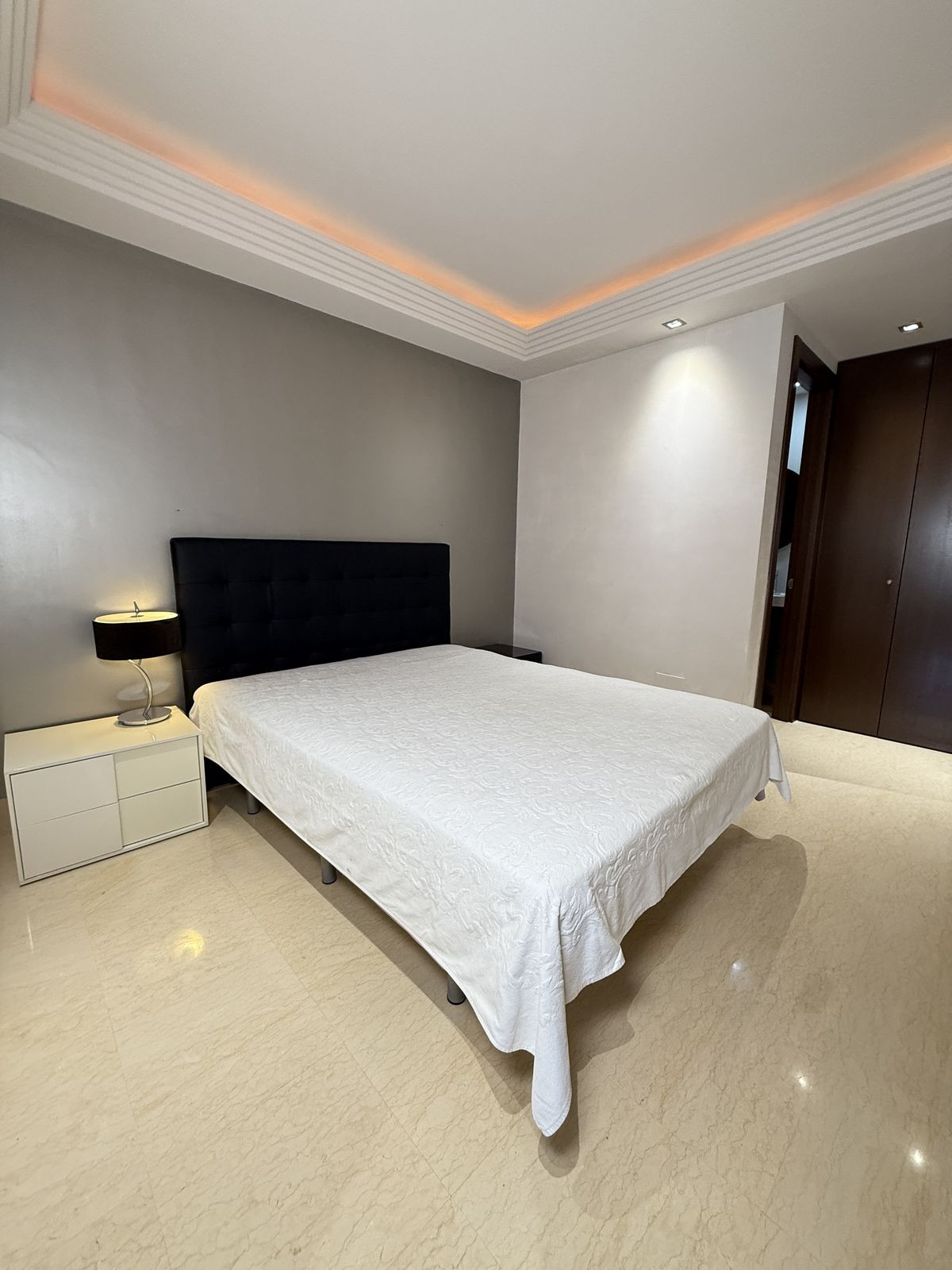 3 Bedroom Apartment in Benahavís - Photo 25