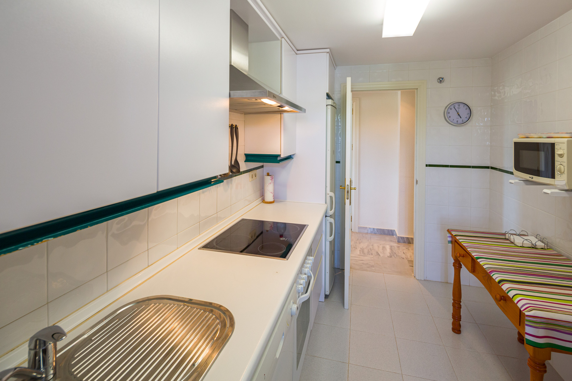 3 Bedroom Apartment in Marbella - Photo 11