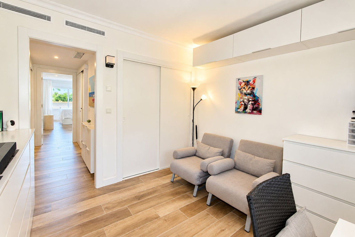 2 Bedroom Apartment in Marbella - Photo 19