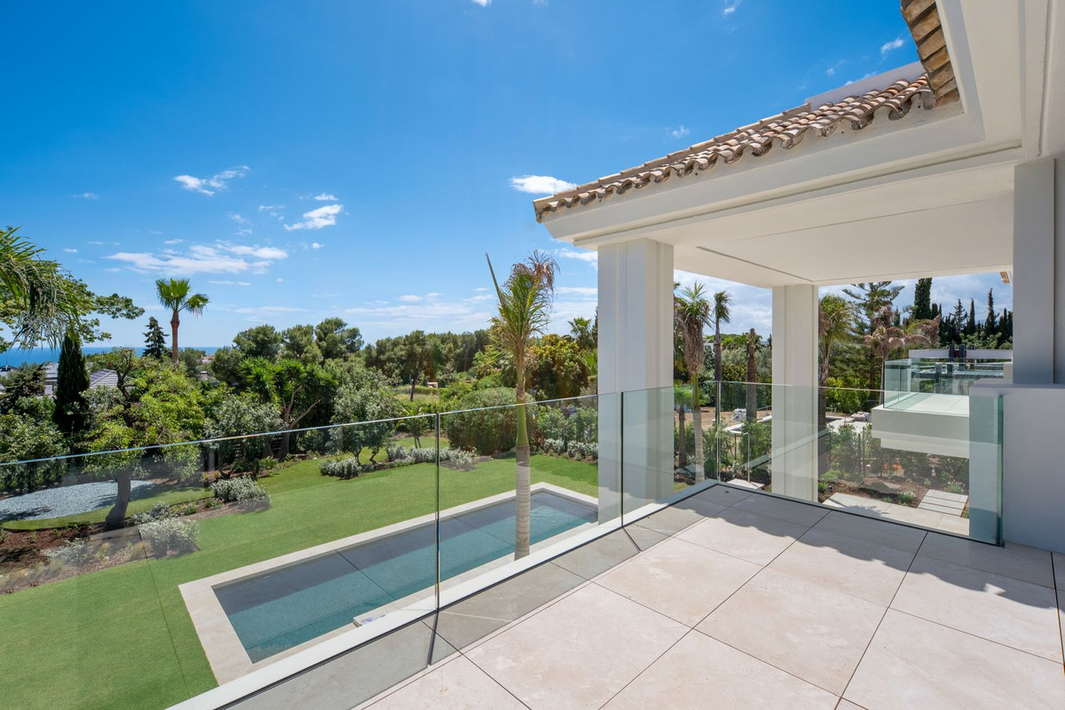 6 Bedroom Villa in Marbella - Photo 12