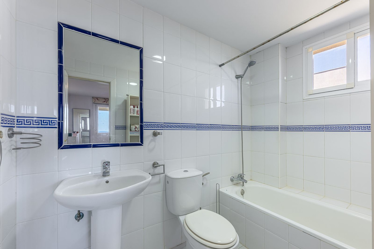 3 Bedroom Apartment in Casares - Photo 22