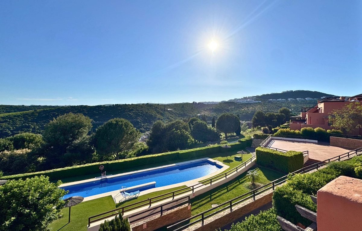 2 Bedroom Penthouse in Casares - Photo 2