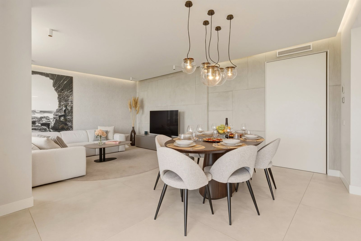 4 Bedroom Apartment in Estepona - Фото 7