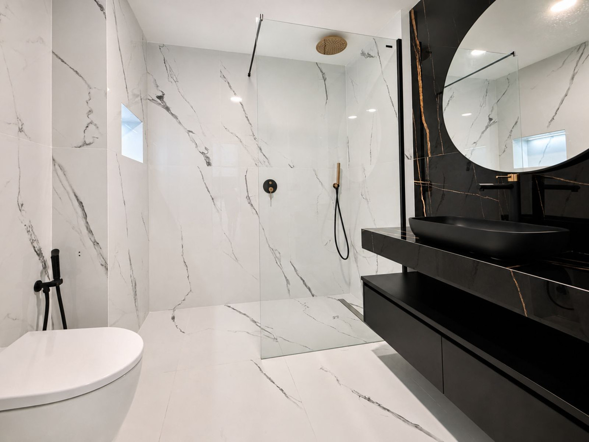 3 Bedroom Apartment in Marbella - Photo 9