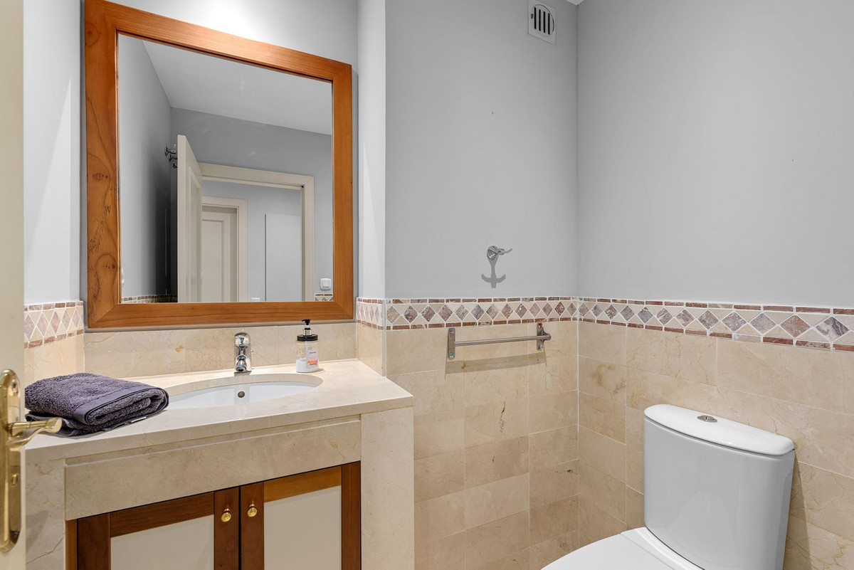 2 Bedroom Apartment in Benahavís - Foto 24