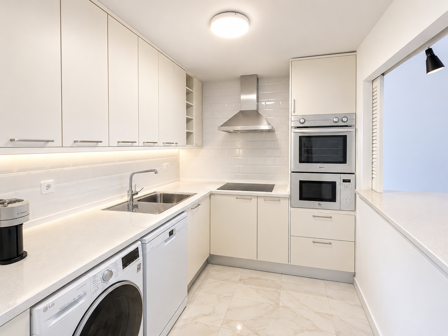 1 Bedroom Apartment in Marbella - Photo 9
