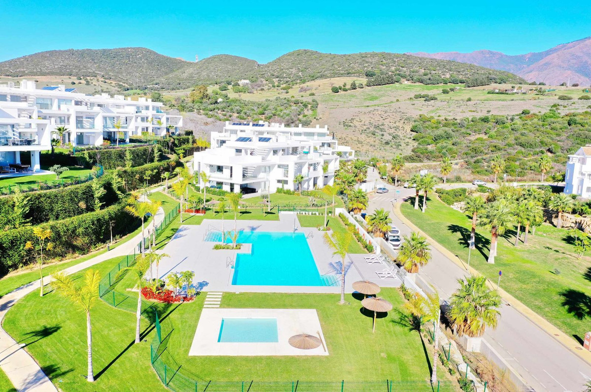 3 Bedroom Penthouse in Casares - Photo 4