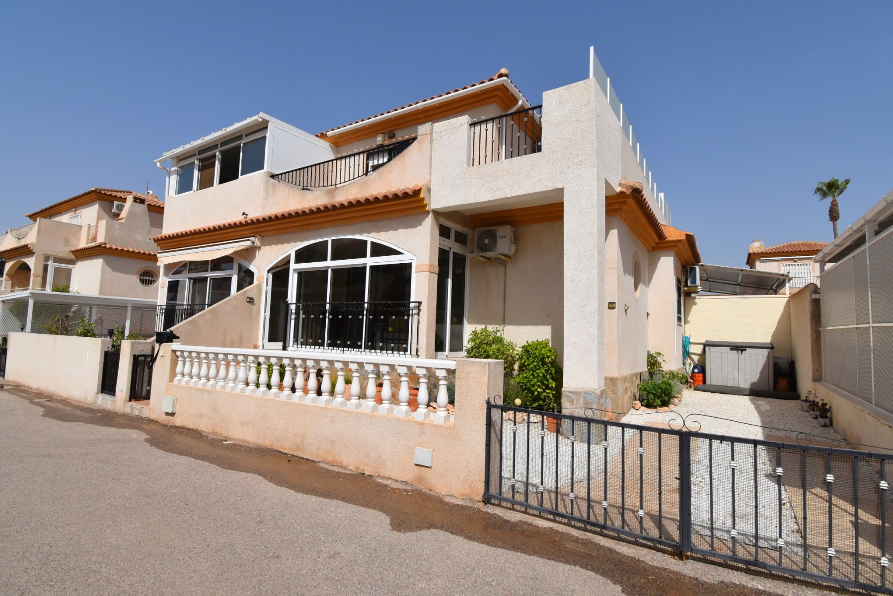 Moradia com 2 quartos com piscina em Alicante, Espanha – Foto 1