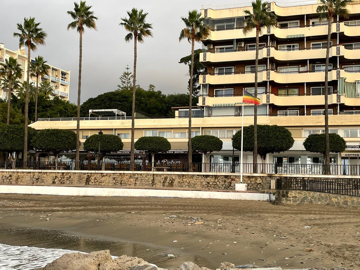 4 Bedroom Apartment in Marbella - Photo 8