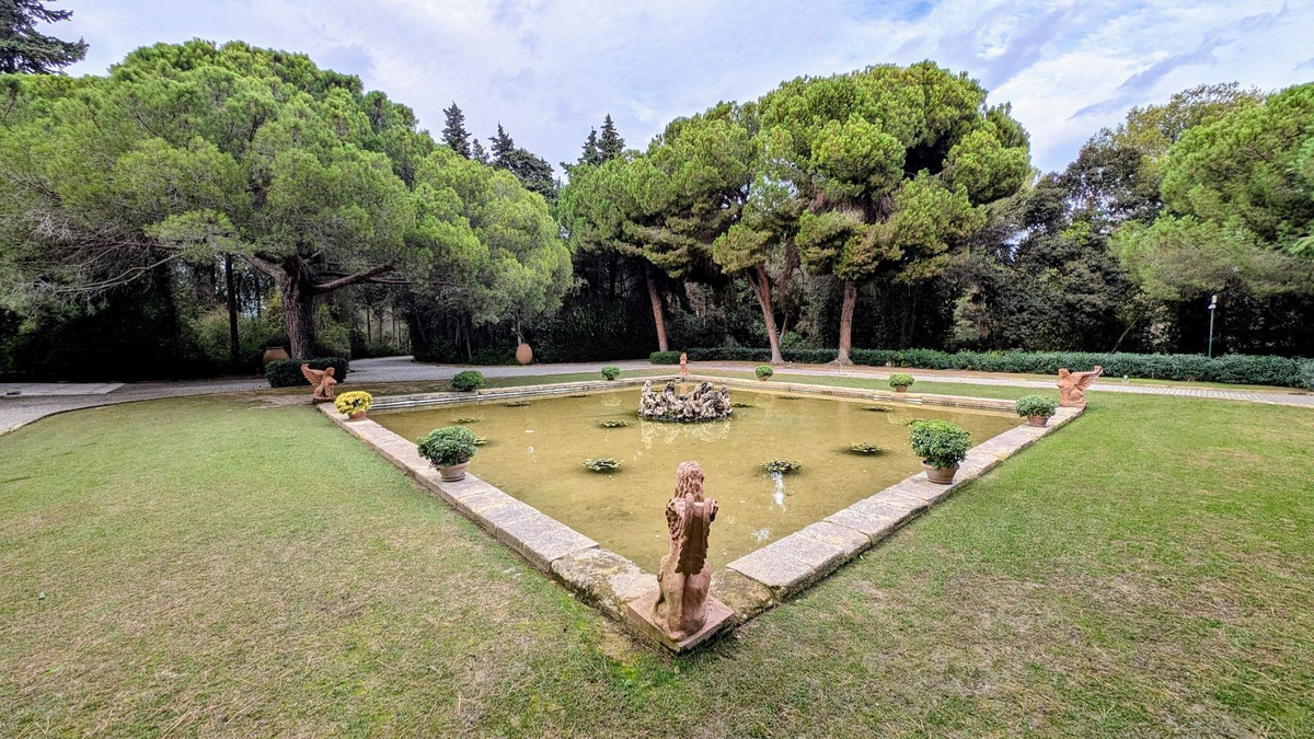 16 Bedroom Villa in Sotogrande - Photo 4