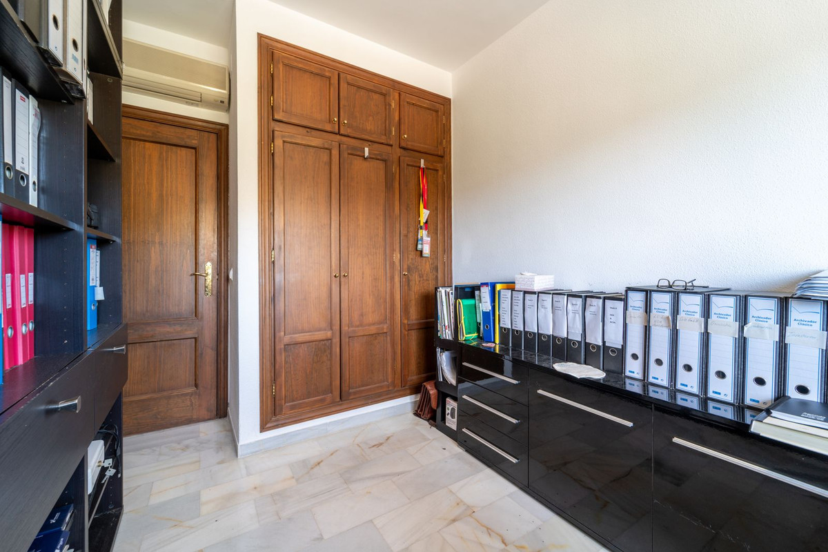 3 Bedroom Townhouse in Marbella - Photo 28
