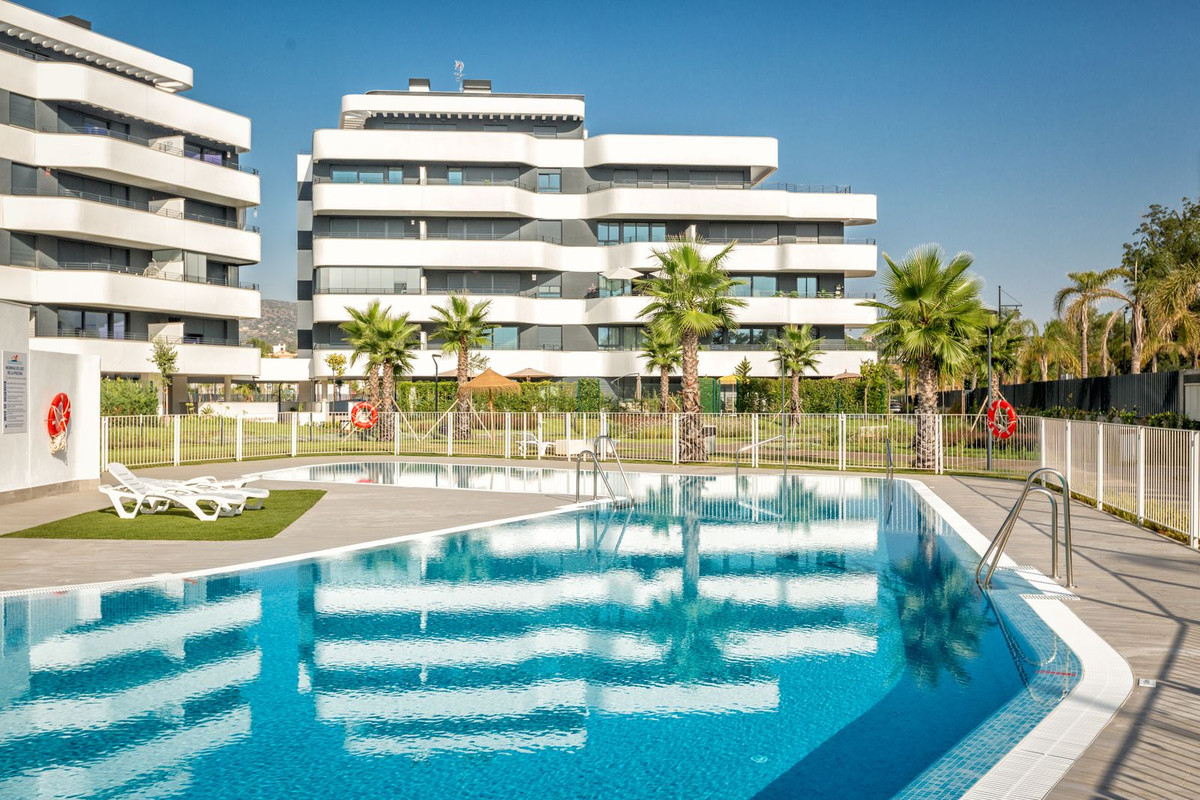 2 Bedroom Penthouse in Torremolinos - Photo 37