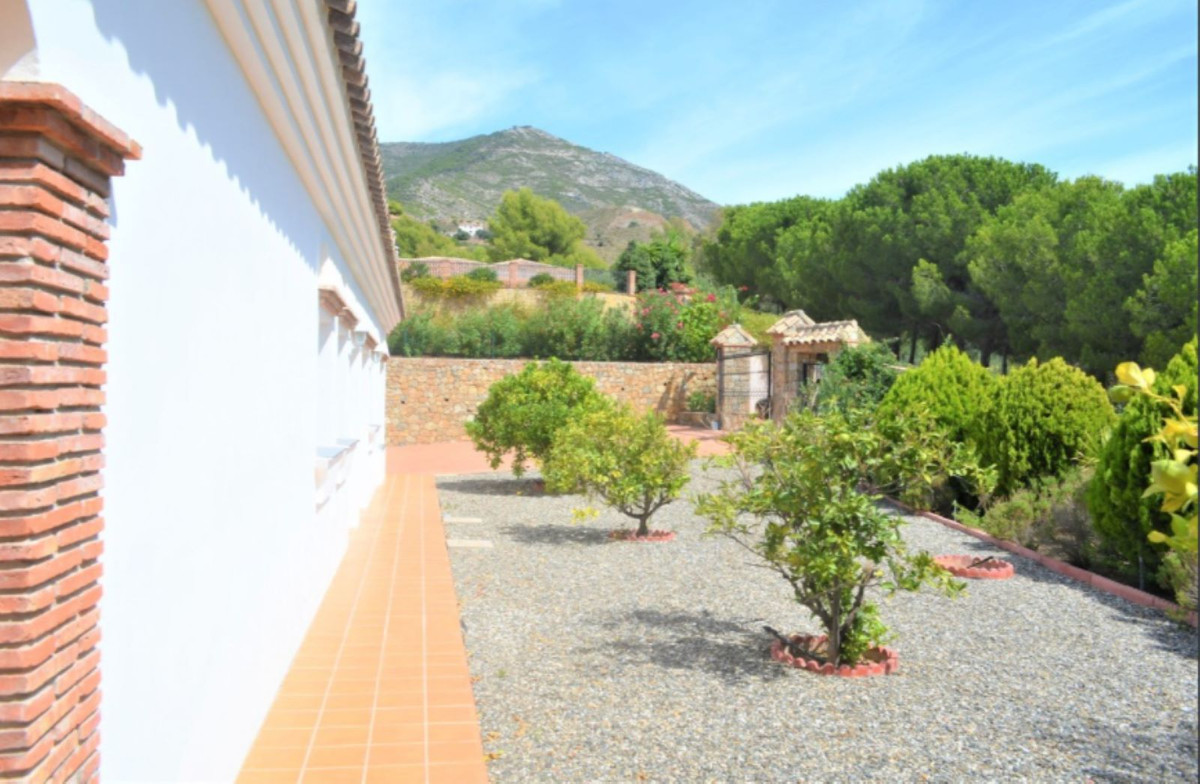 5 Bedroom Villa in Mijas - Photo 14