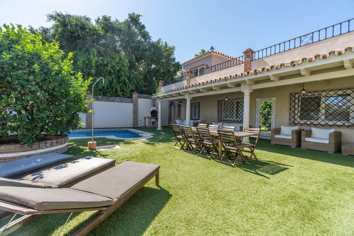 5 Bedroom Villa in San Pedro de Alcántara - Фото 2