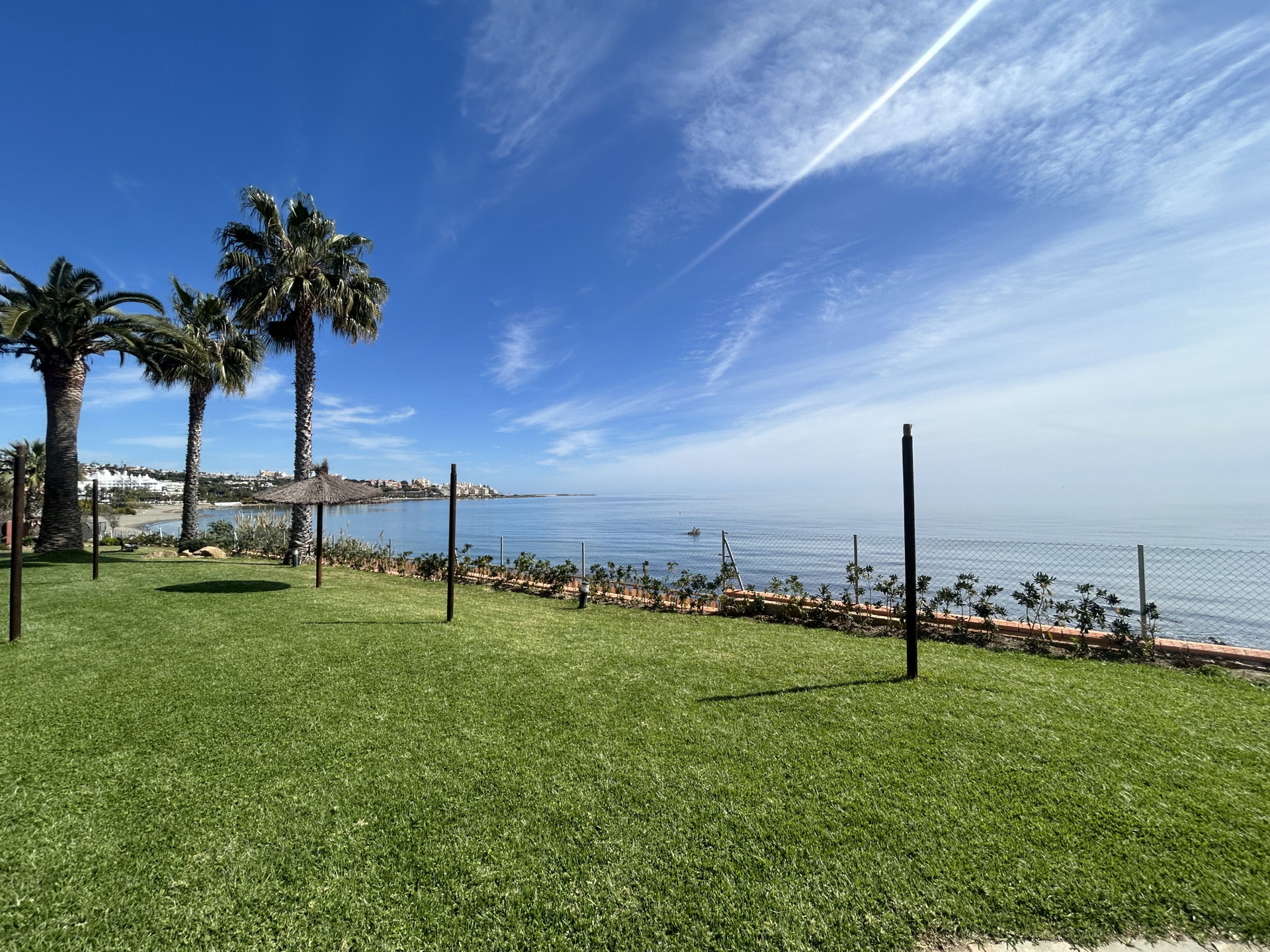 3 Bedroom Townhouse in Estepona - Photo 2