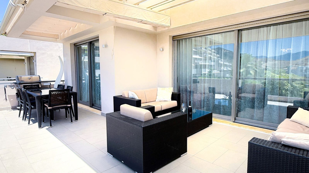 3 Bedroom Apartment in Benahavís - Photo 13