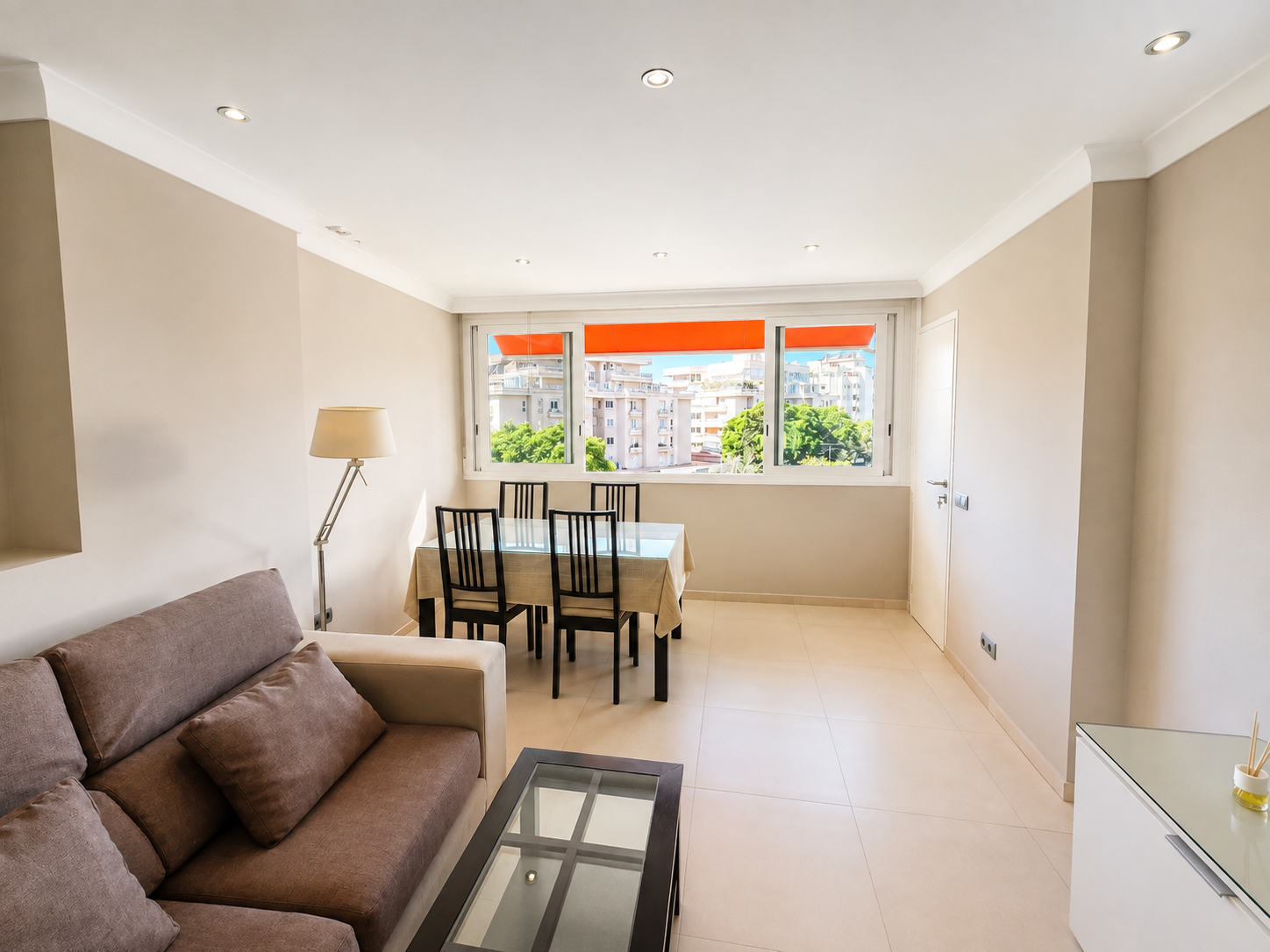 2 Bedroom Apartment in Marbella - Photo 4