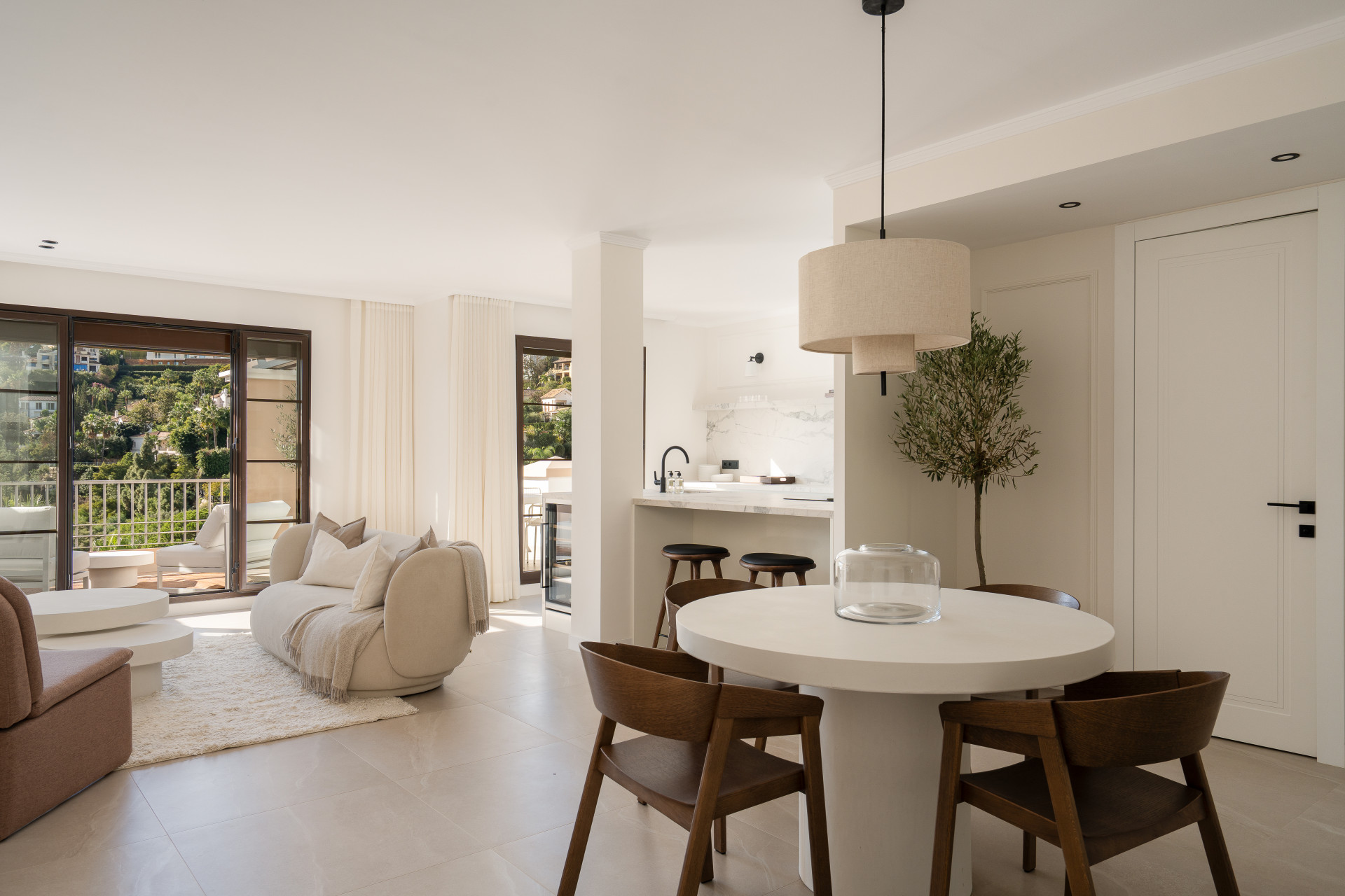 3 Bedroom Penthouse in Benahavís - Photo 21