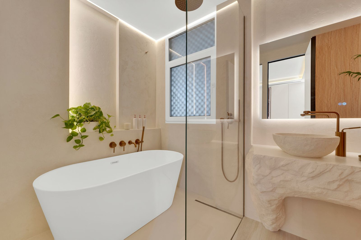 3 Bedroom Apartment in Marbella - Photo 18