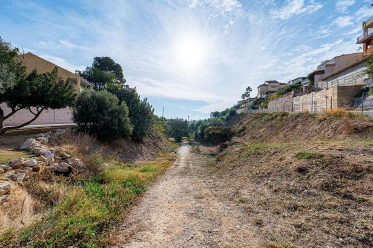 4,005 m² Plot in Fuengirola - Photo 5