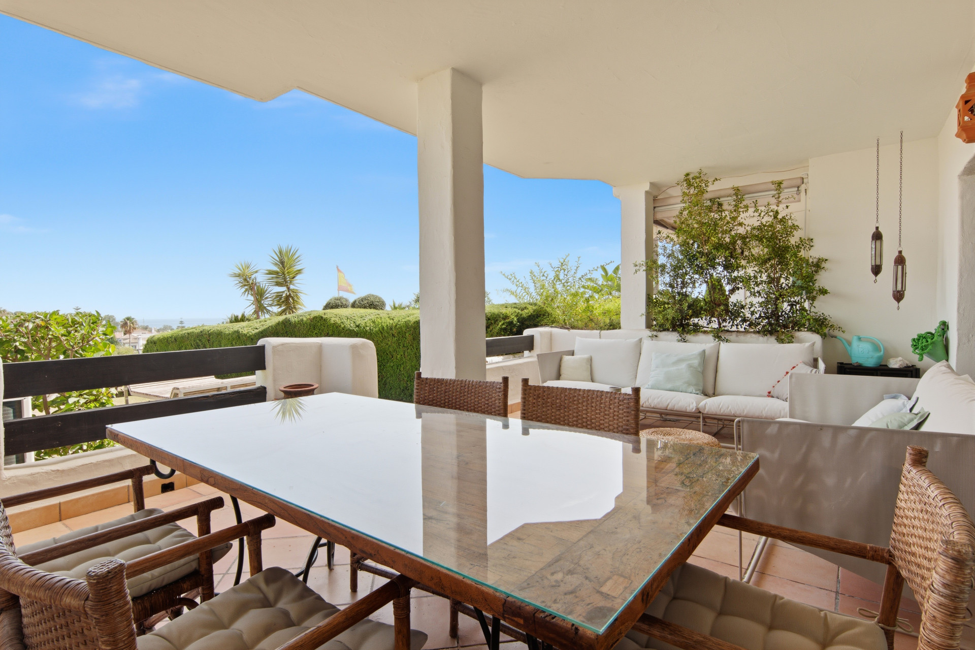 2 Bedroom Apartment in Estepona - Photo 8