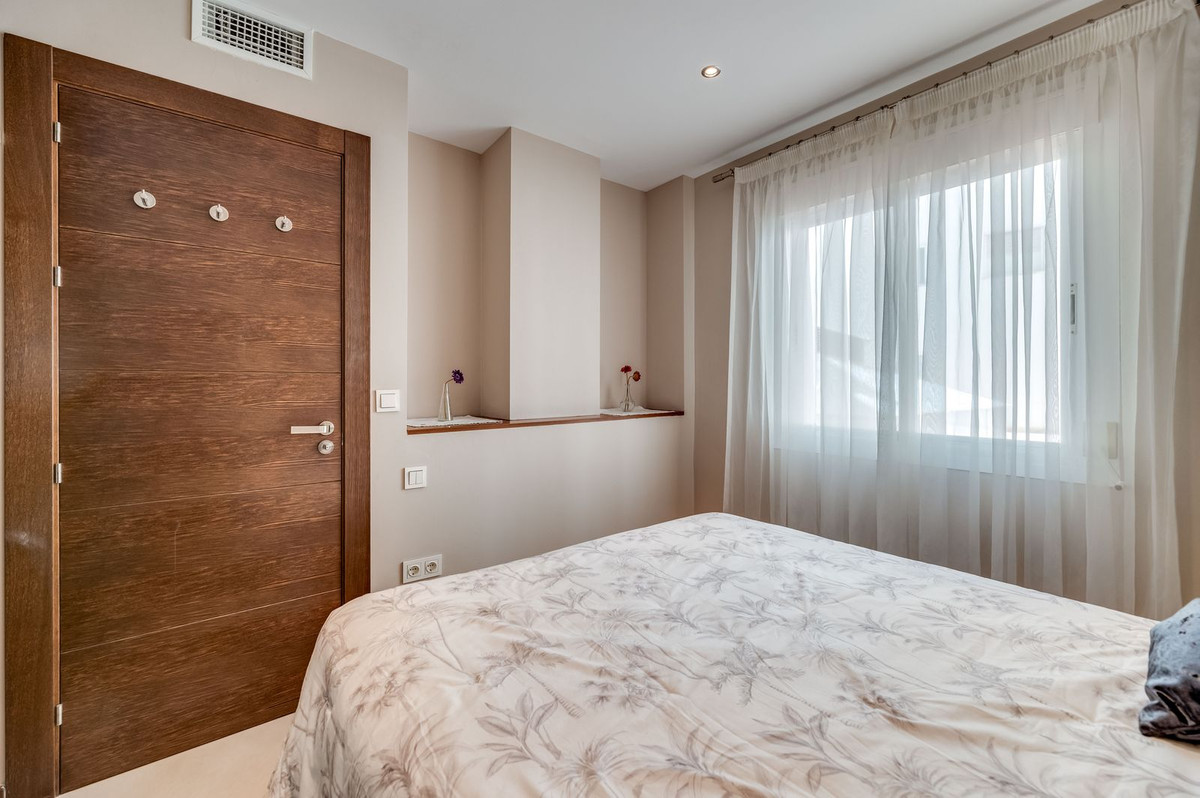 3 Bedroom Apartment in Marbella - Photo 15