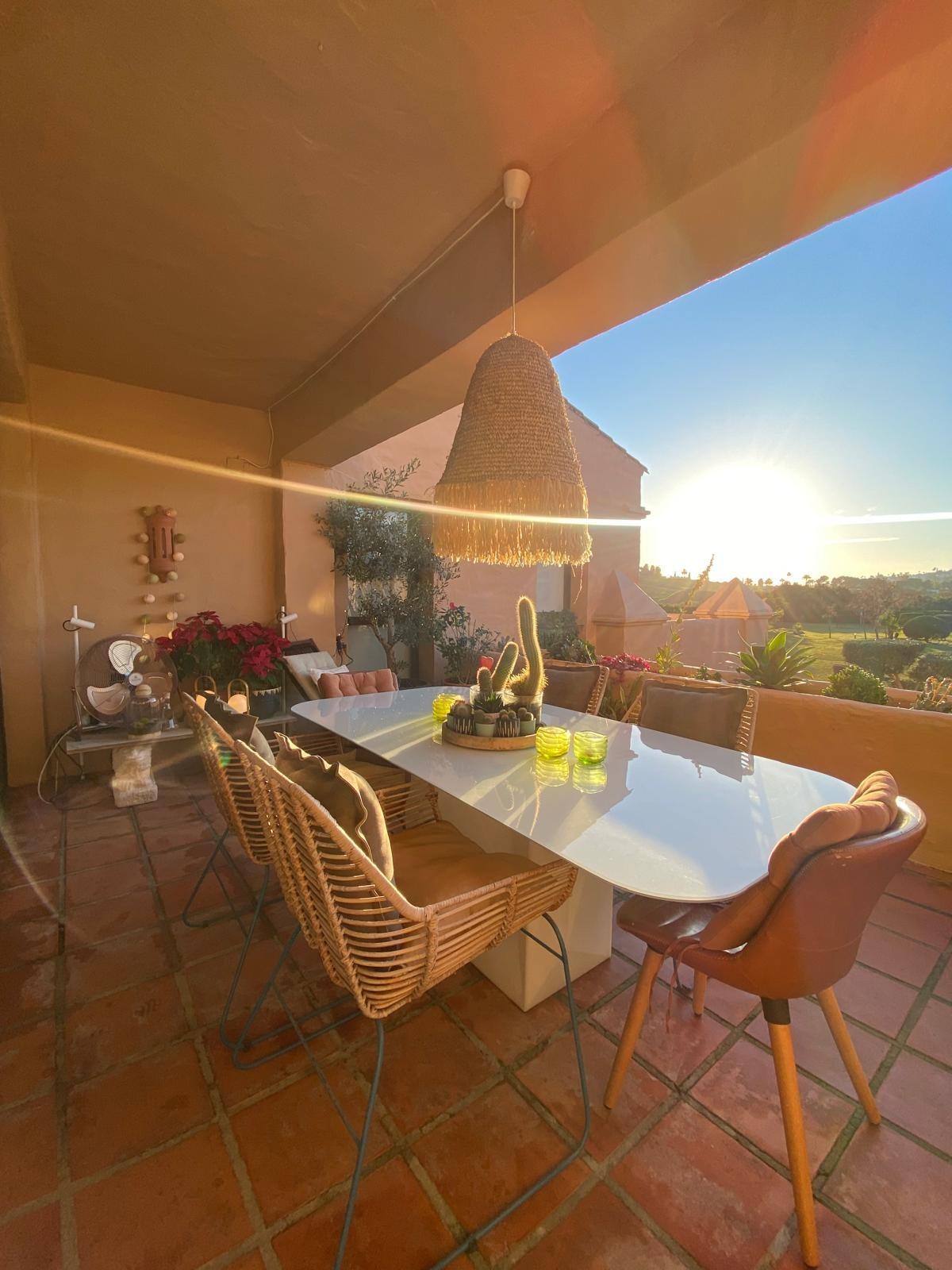 3 Bedroom Penthouse in Estepona - Photo 10