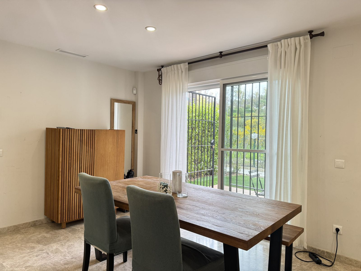 2 Bedroom Apartment in Marbella - Photo 4