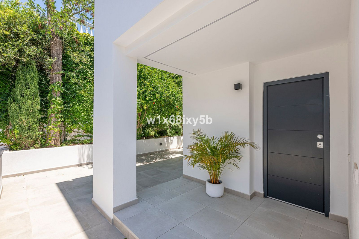 3 Bedroom Villa in Marbella - Photo 45