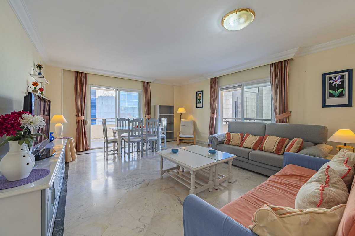 2 Bedroom Apartment in Marbella - Photo 3