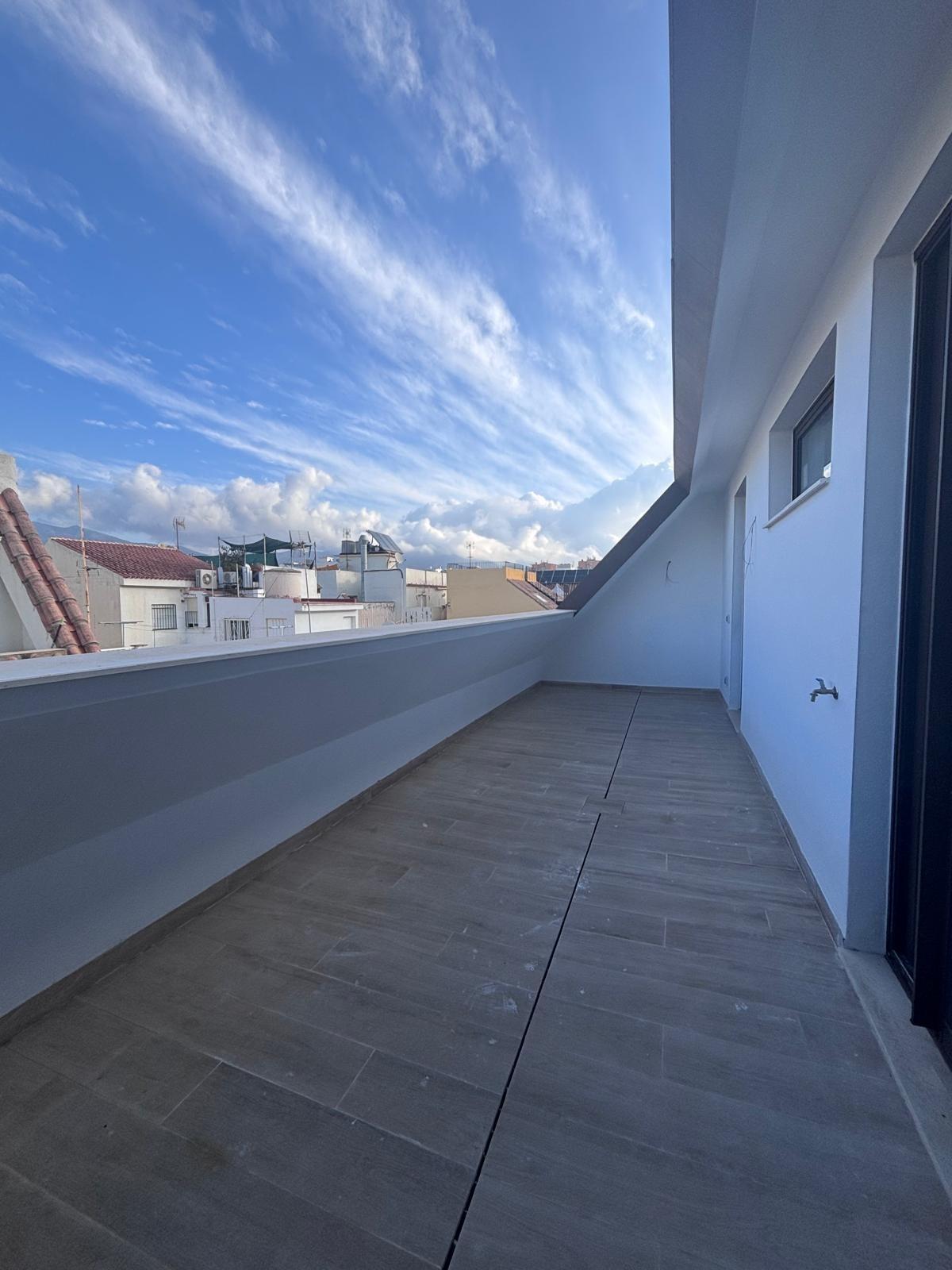 3 Bedroom Penthouse in Fuengirola - Photo 24
