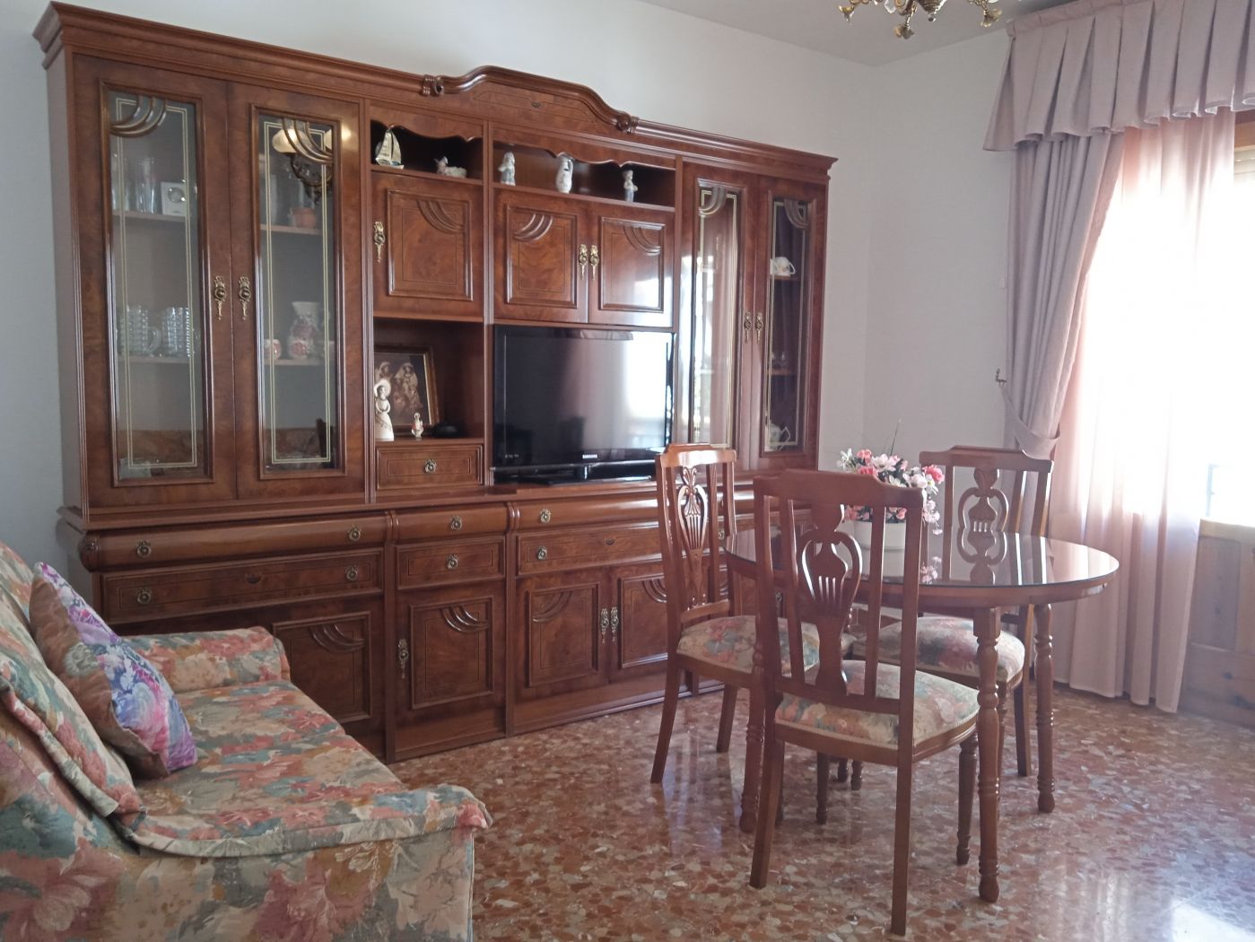 Chalet de 4 dormitorios en Granada – Foto 5