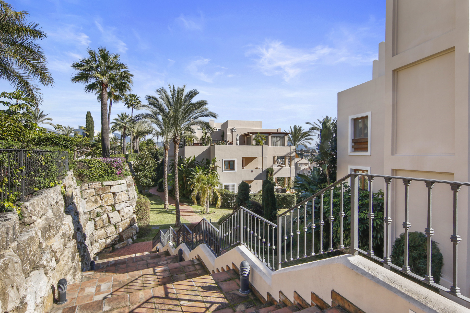 3 Bedroom Apartment in Estepona - Photo 19