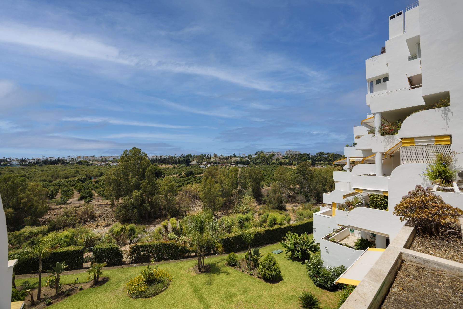 2 Bedroom Apartment in San Pedro de Alcántara - Photo 22