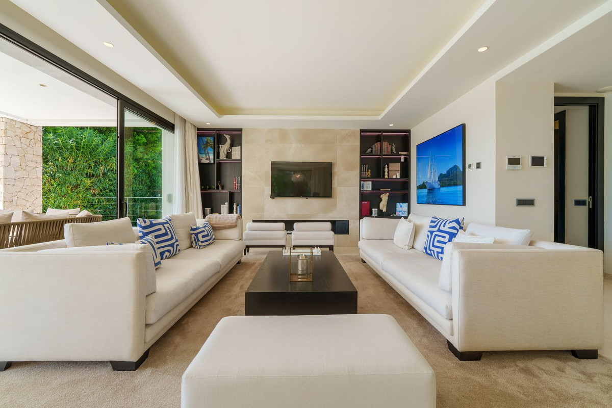 6 Bedroom Villa in Marbella - Photo 34