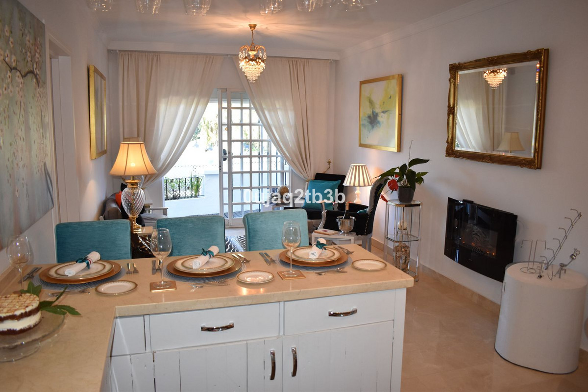 2 Bedroom Townhouse in Marbella - Photo 11