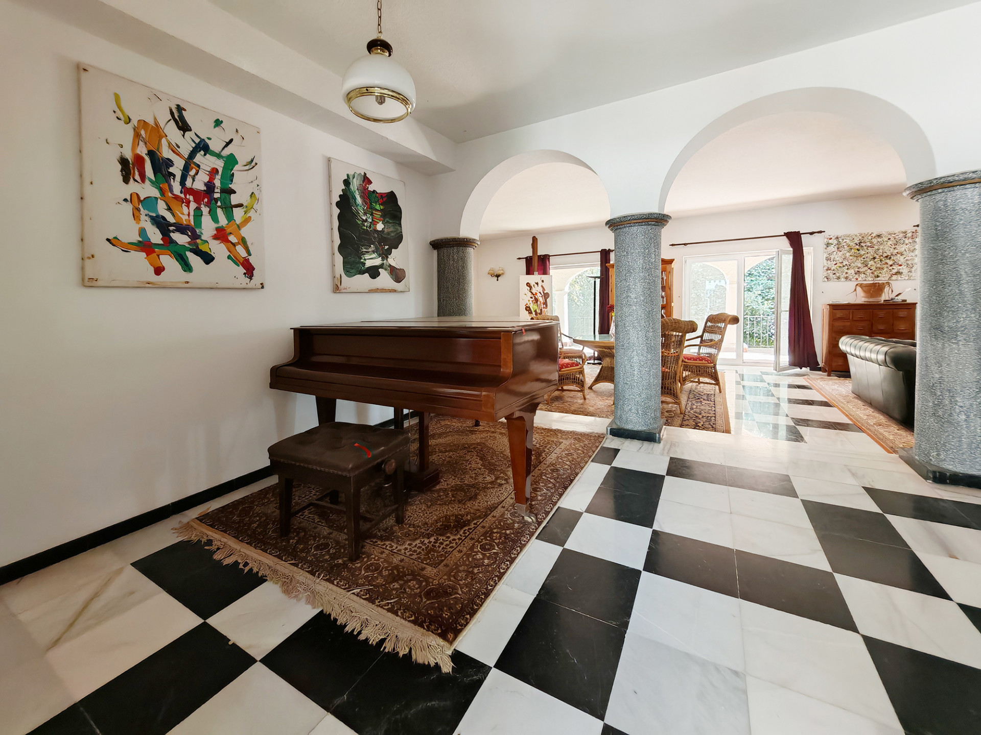 5 Bedroom Villa in Marbella - Photo 3