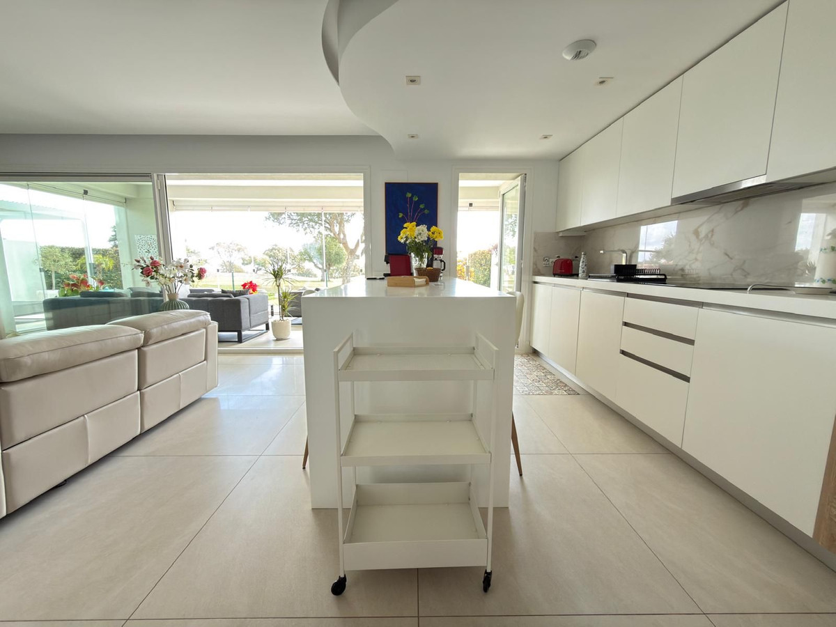 3 Bedroom Apartment in San Roque - Photo 9