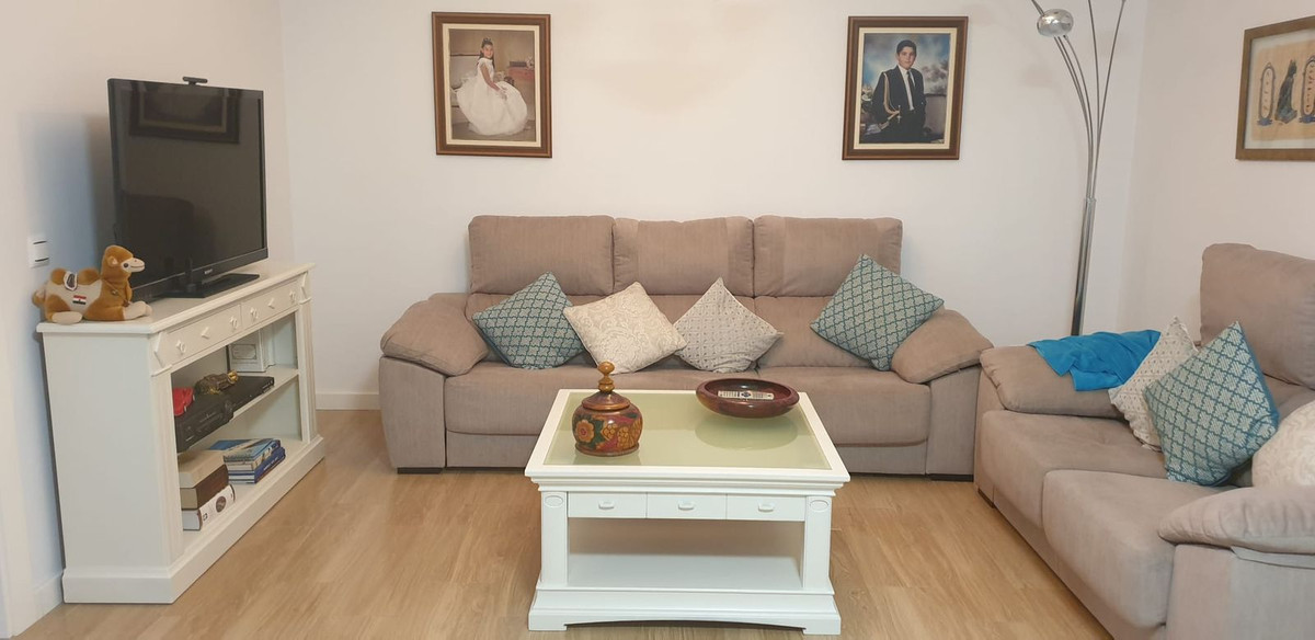 6 Bedroom Townhouse in San Pedro de Alcántara - Photo 19