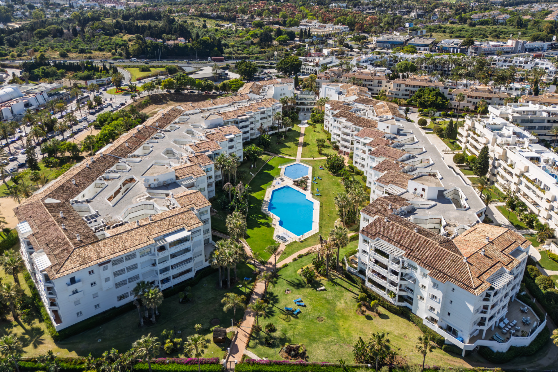 4 Bedroom Apartment in Marbella - Photo 14