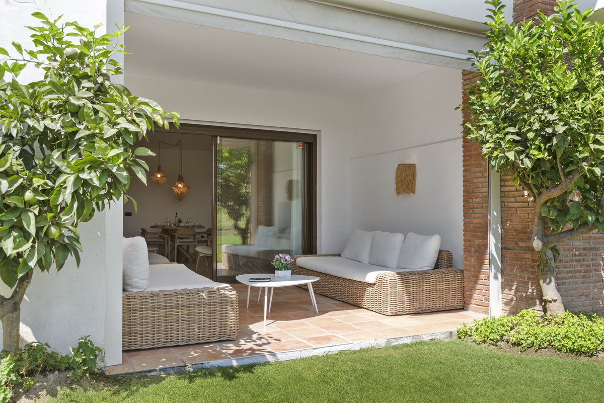 3-bedroom apartment with pool in Malaga, Spain – Photo 10