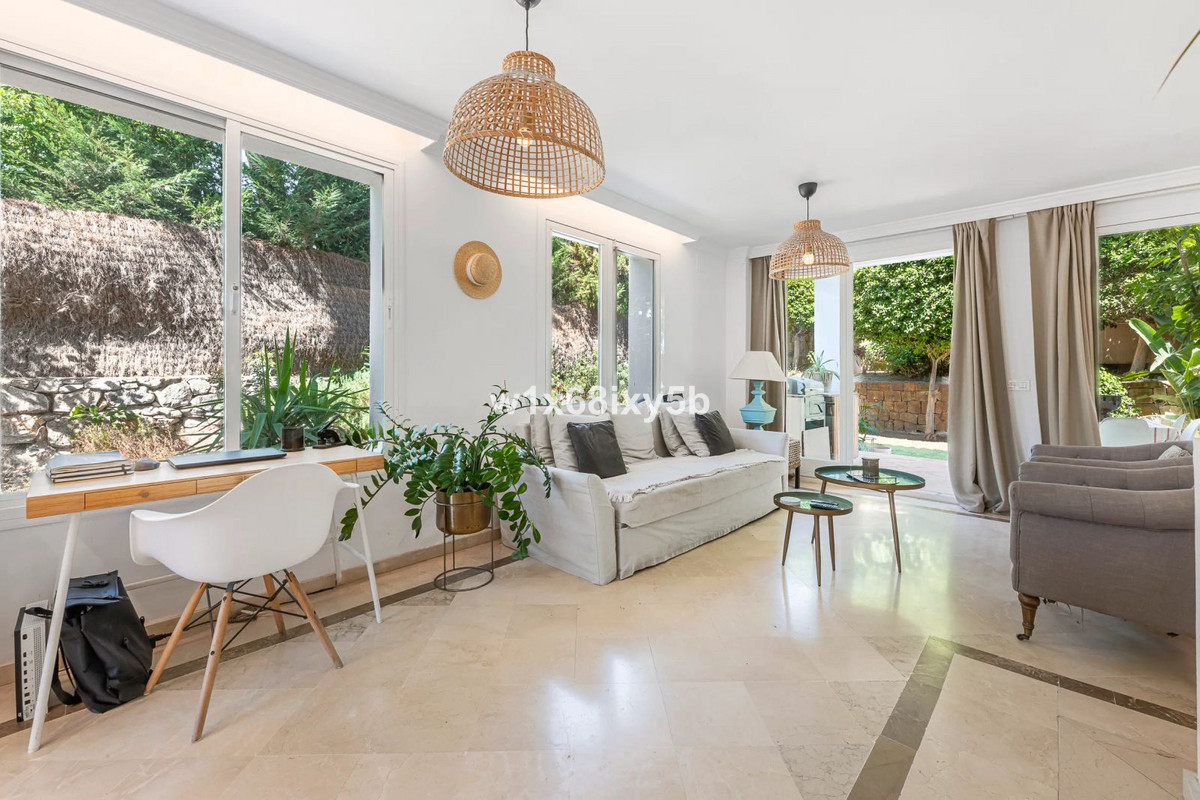 3 Bedroom Townhouse in Marbella - Photo 5