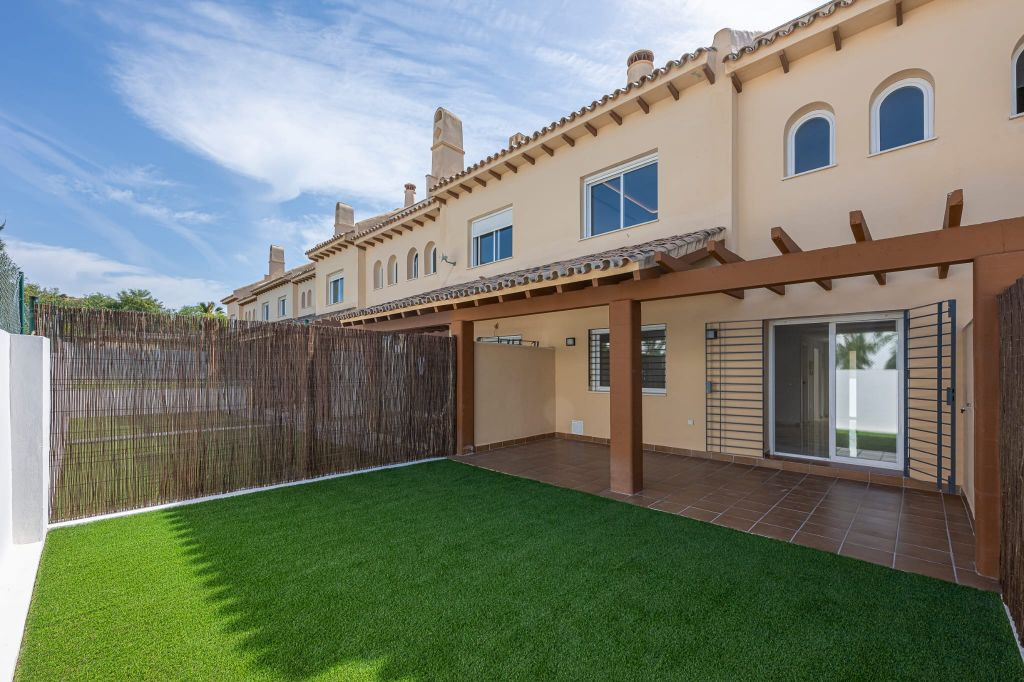 4 Bedroom Townhouse in Mijas - Photo 5