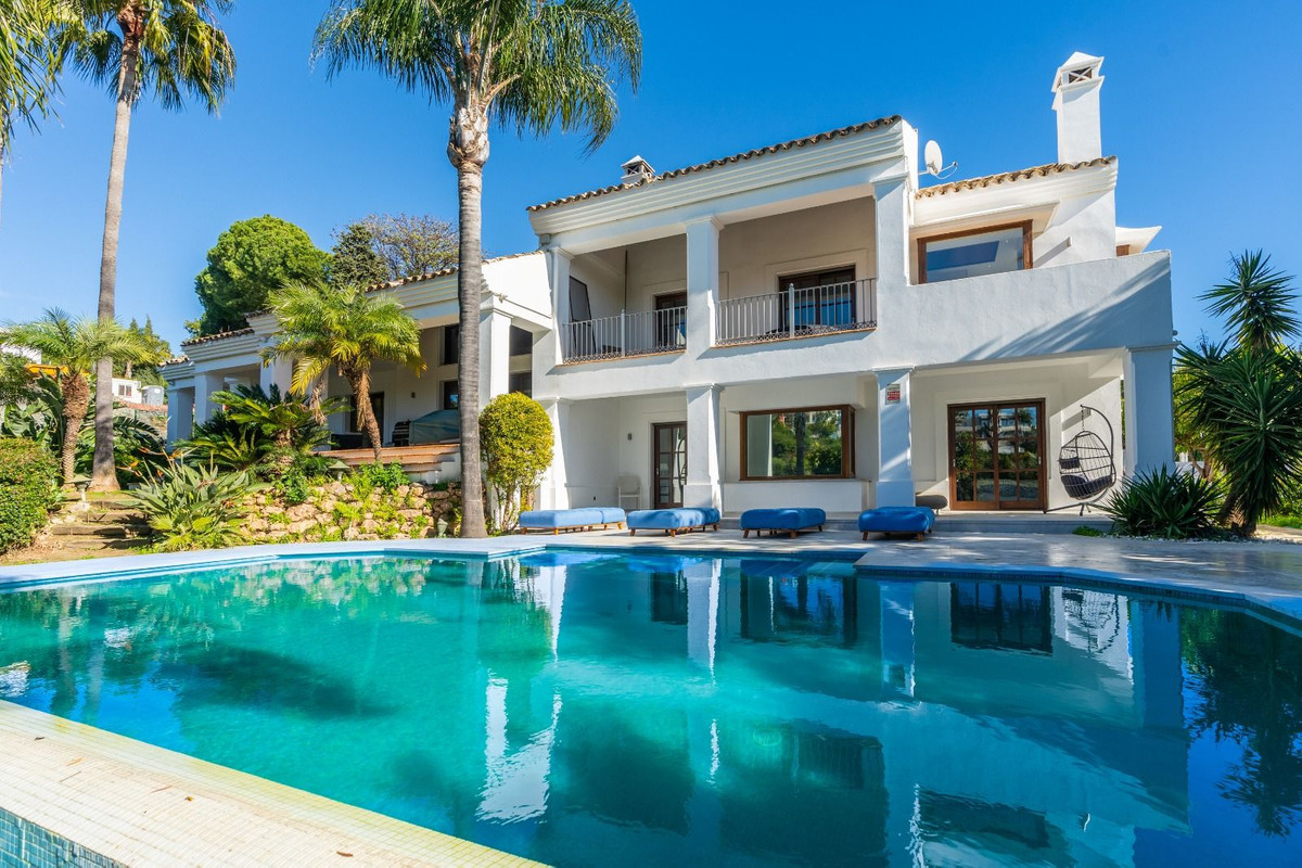 5 Bedroom Villa in Benahavís