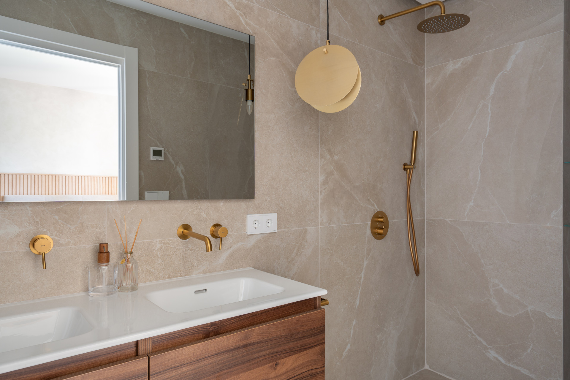 2 Bedroom Apartment in Marbella - Photo 14