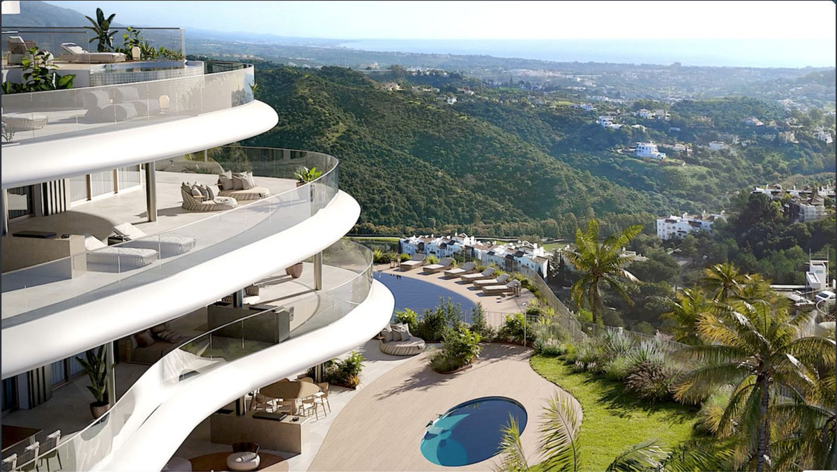 4 Bedroom Penthouse in Benahavís - Photo 5