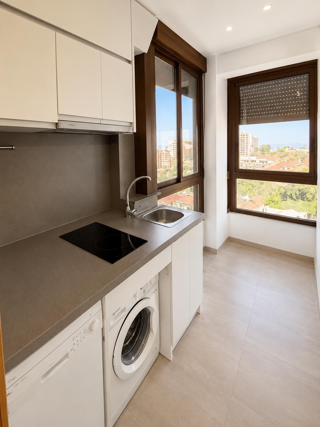 1 Bedroom Townhouse in Benalmádena - Photo 3
