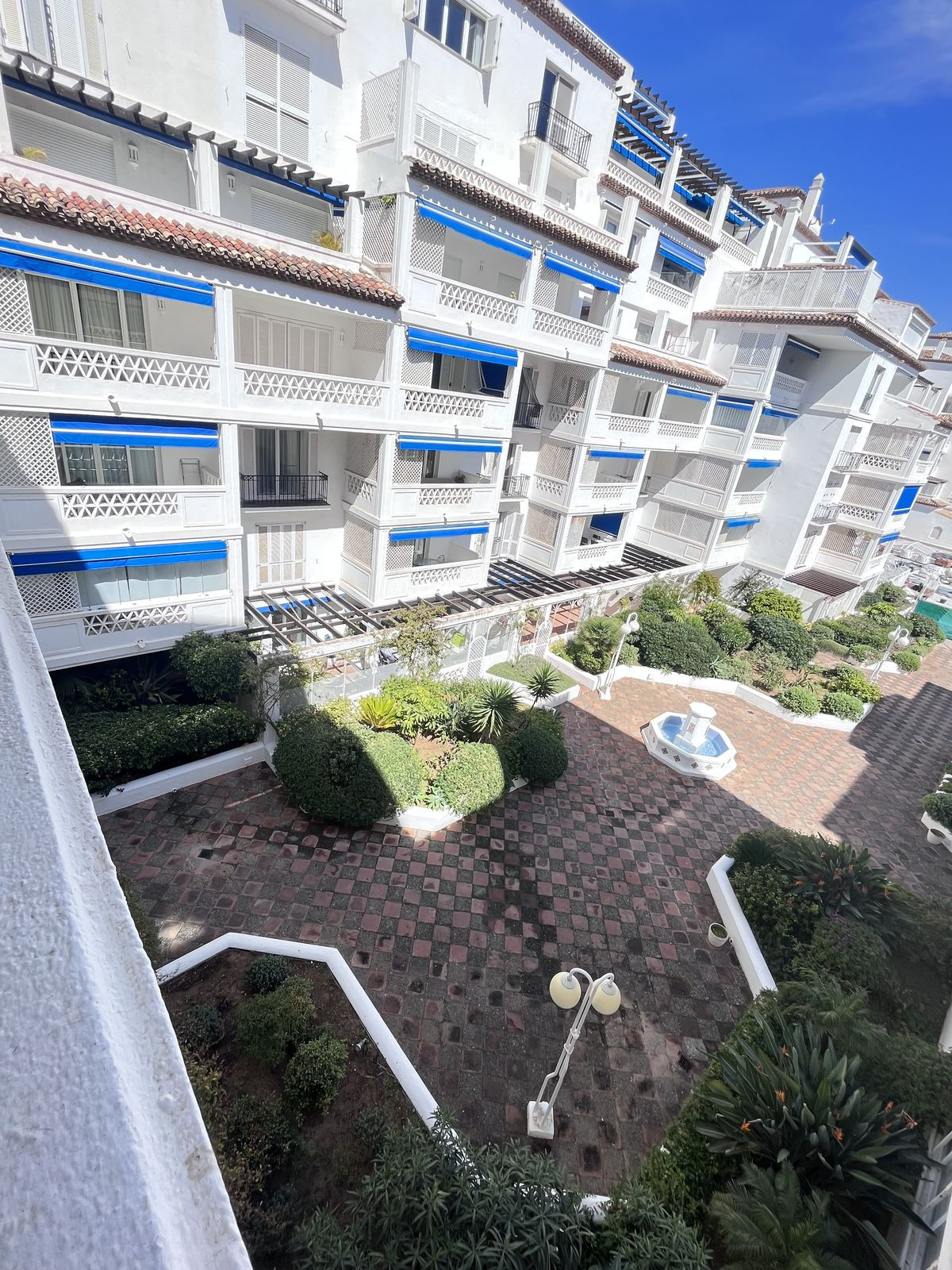 2 Bedroom Apartment in Marbella - Photo 23