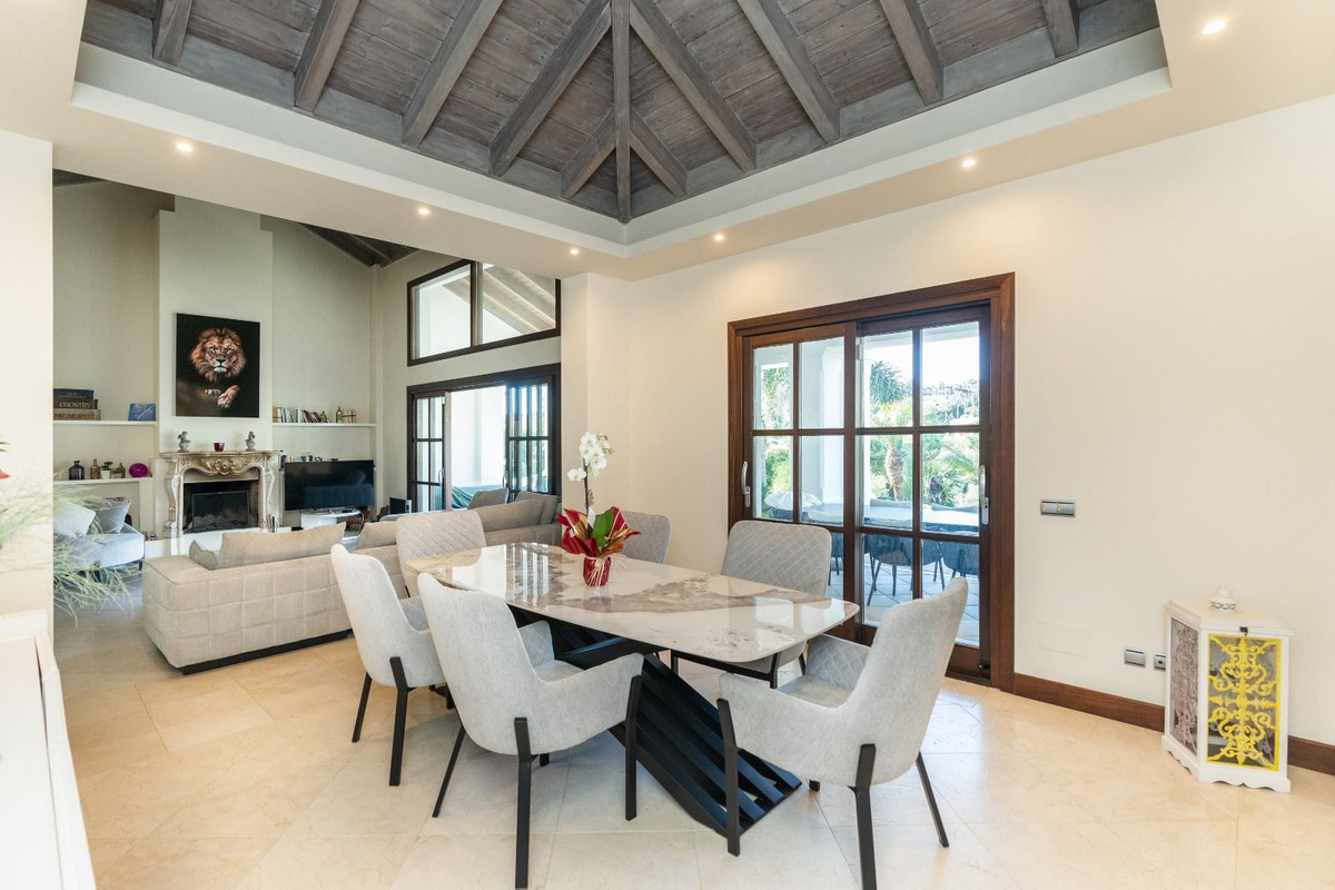5 Bedroom Villa in Benahavís - Фото 10