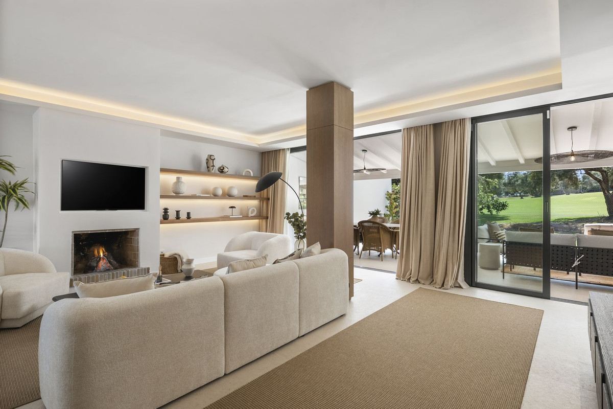 4 Bedroom Townhouse in Marbella - Photo 4